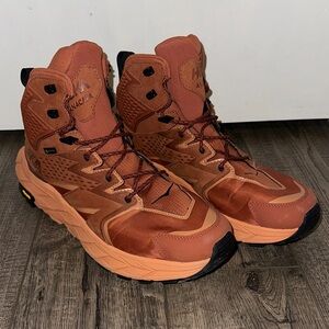 NEW- Hoka Men's Anacapa Gore Tex hiking Boots